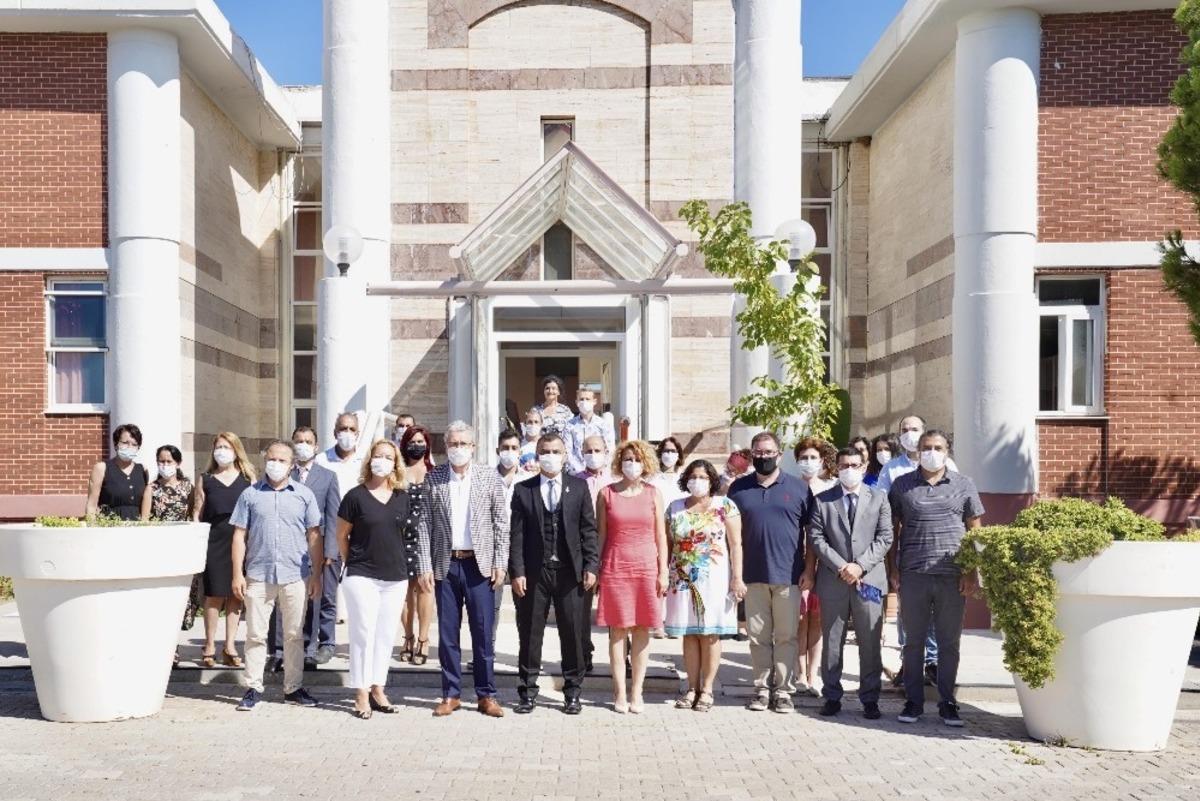 Rekt&ouml;r Budak&rsquo;tan &Ccedil;eşme&rsquo;ye gastronomi s&uuml;rprizi