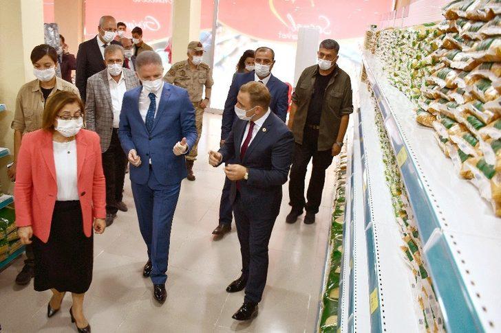 Araban Kaymakamlığından ihtiyaç sahiplerine sosyal market projesi G2