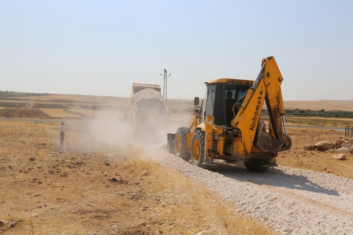 Haliliye&rsquo;de yol yapım &ccedil;alışmaları s&uuml;r&uuml;yor