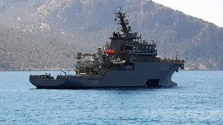 Kaş'ta Türk savaş gemileri hazır bekliyor