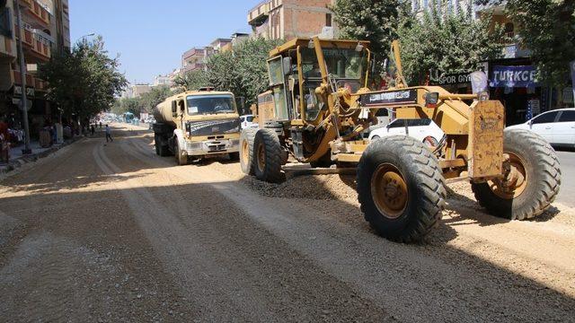 Şanlıurfa’da yol genişletme ve asfaltlama çalışması