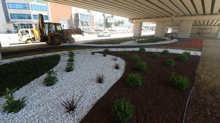 Başkiskele sanayi köprülü kavşağı renklendirildi G4