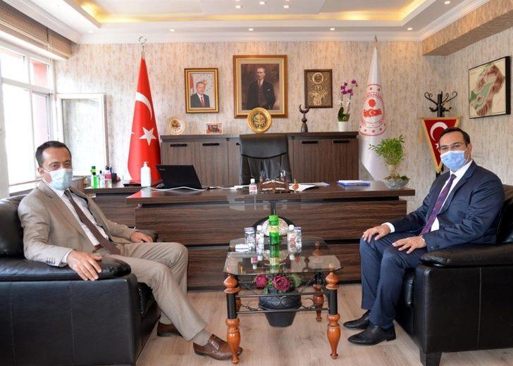 Vali Şentürk’ten Gölpazarı pazarında Covid 19 denetimi G4