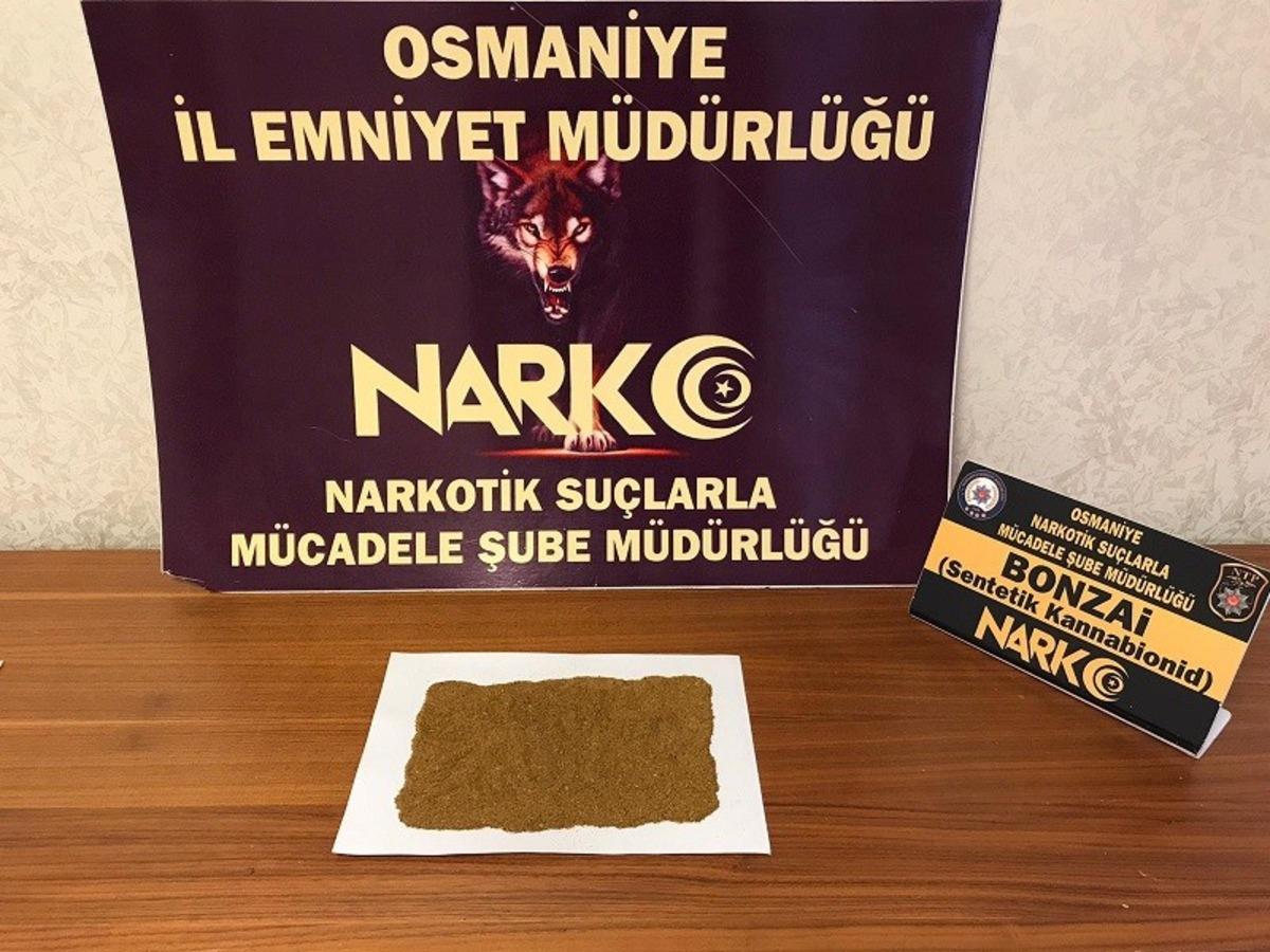 Osmaniye&rsquo;de sokak satıcısı 15 kişi tutuklandı