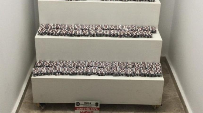 Muğla&rsquo;da bir &ccedil;uval sentetik hap ele ge&ccedil;irildi