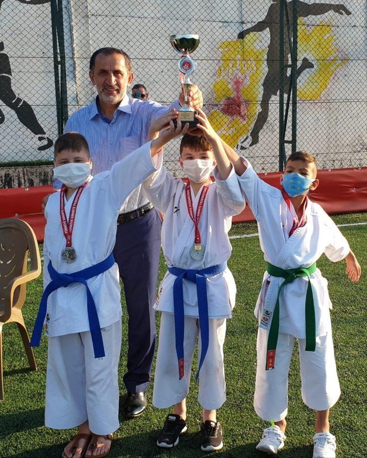 Kaynaşlı Belediyesi spor tesisi açıldı G5