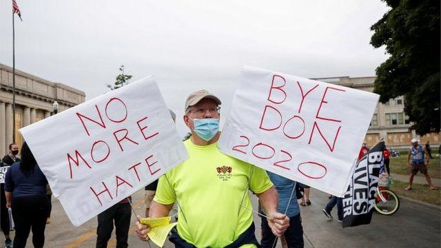 Trump, Wisconsin ziyaretinde protesto edildi.