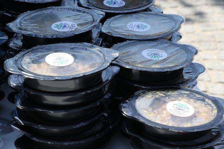 Edirne Valiliğinden vatandaşlara aşure ikramı G2