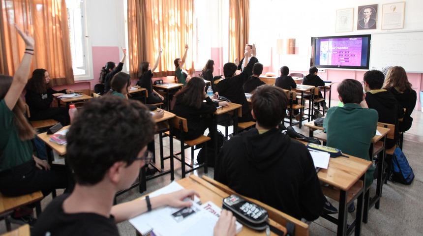 Liselerde yeni d&ouml;nem! İşte t&uuml;m &ouml;ğrencileri etkileyecek &ouml;nemli değişiklikler