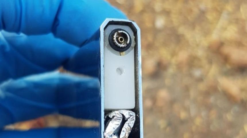 &Ccedil;akmak i&ccedil;erisinden uyuşturucu &ccedil;ıktı