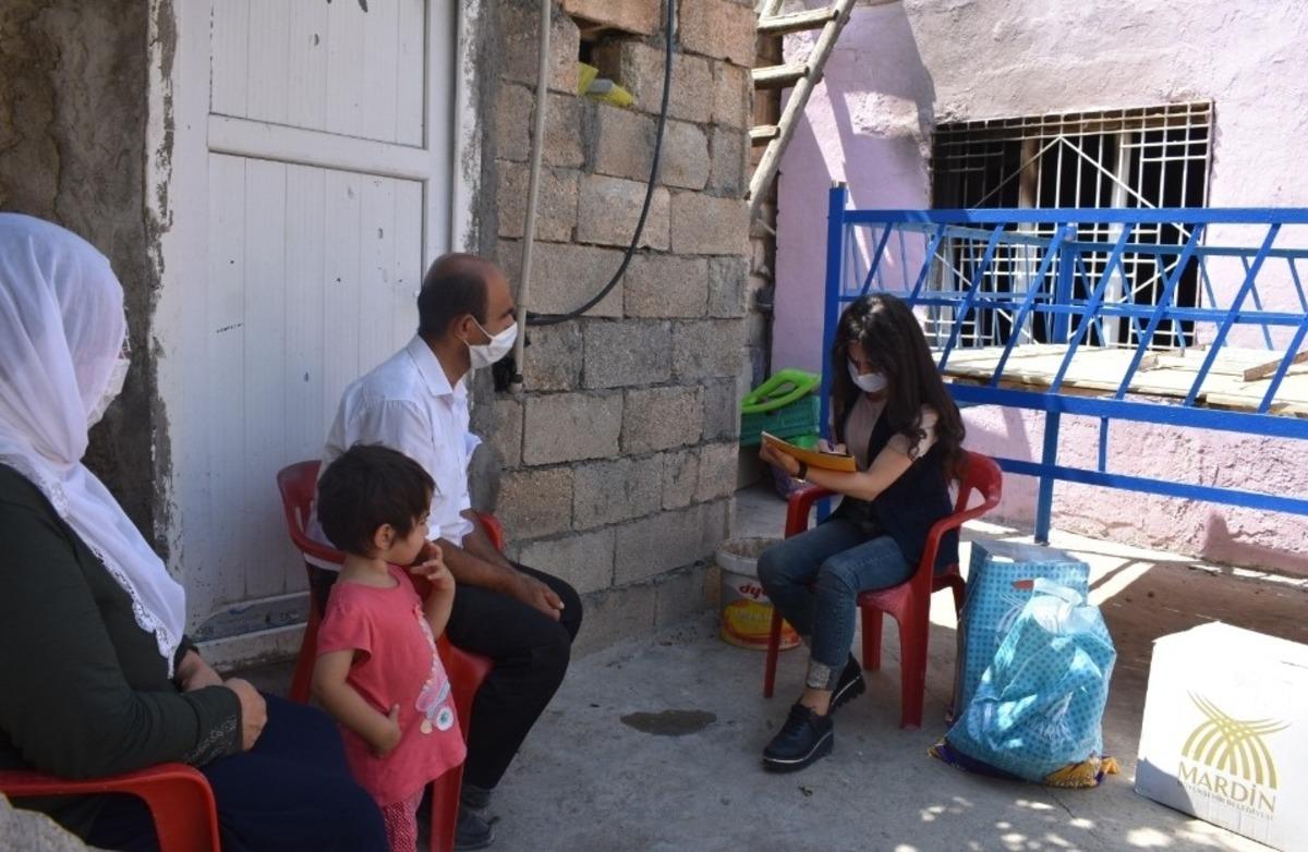 Evi yanan aileye Mardin B&uuml;y&uuml;kşehir Belediyesi sahip &ccedil;ıktı