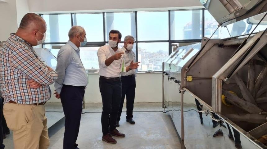 Gebze&rsquo;de pazar atıkları g&uuml;breye d&ouml;n&uuml;ş&uuml;yor