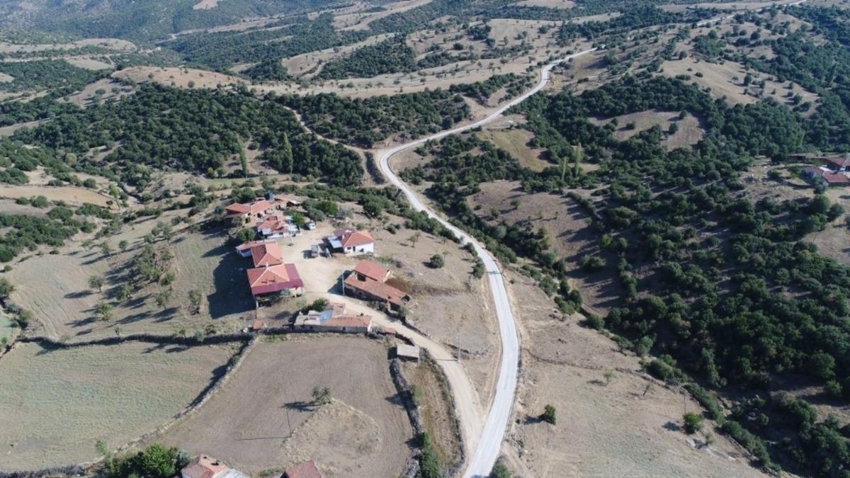 Manisa B&uuml;y&uuml;şehir&rsquo;den asfalt rekoru: &rsquo;40 g&uuml;nde 405 kilometre asfalt &ccedil;alışması&rsquo;