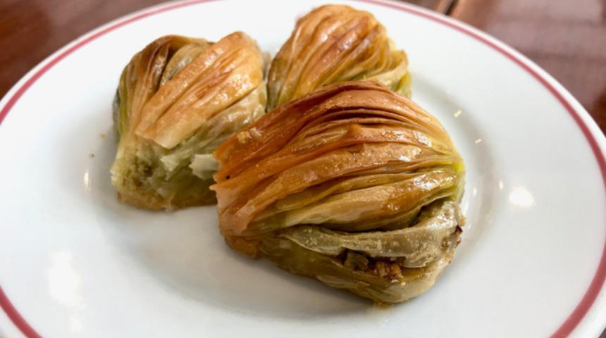 Baklavanın Yeni Rakibi: Çıtır Çıtır Pratik Midye Tatlısı Tarifi