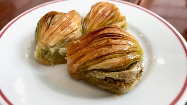 Baklavanın Yeni Rakibi: Çıtır Çıtır Pratik Midye Tatlısı Tarifi
