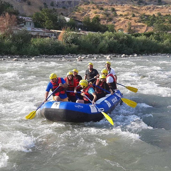 Çukurca Belediye Başkanı Dündar rafting yaptı G4