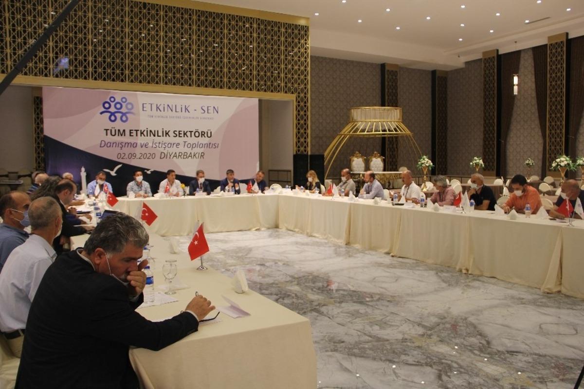 Etkinlik-Sen&rsquo;den ruhsatsız mekanlarda etkinlikler yasaklansın talebi