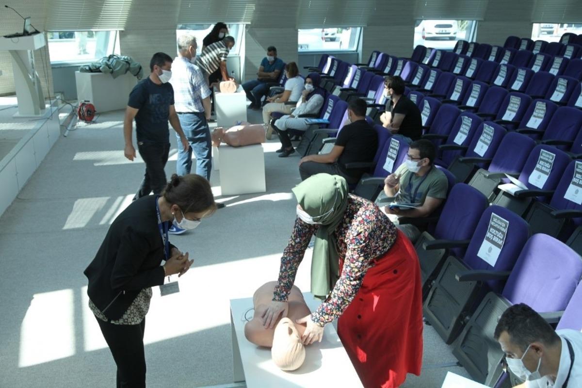 Başiskele Belediyesi personeline ilk yardım eğitimi
