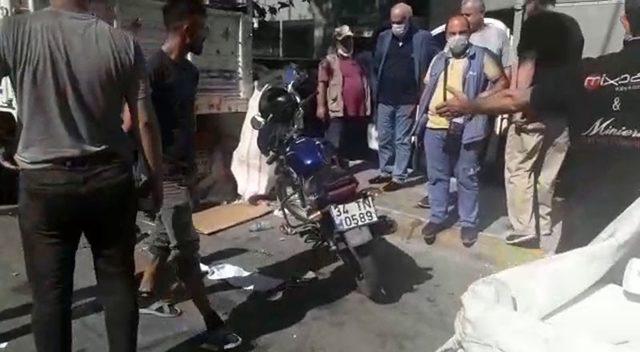 Beyoğlu’nda motosikletle minibüs çarpıştı: 1 yaralı