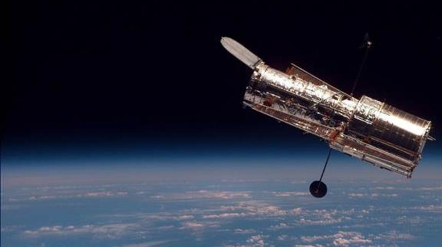 Hubble Uzay Teleskobu göz alıcı süpernova dalgasını yakaladı!