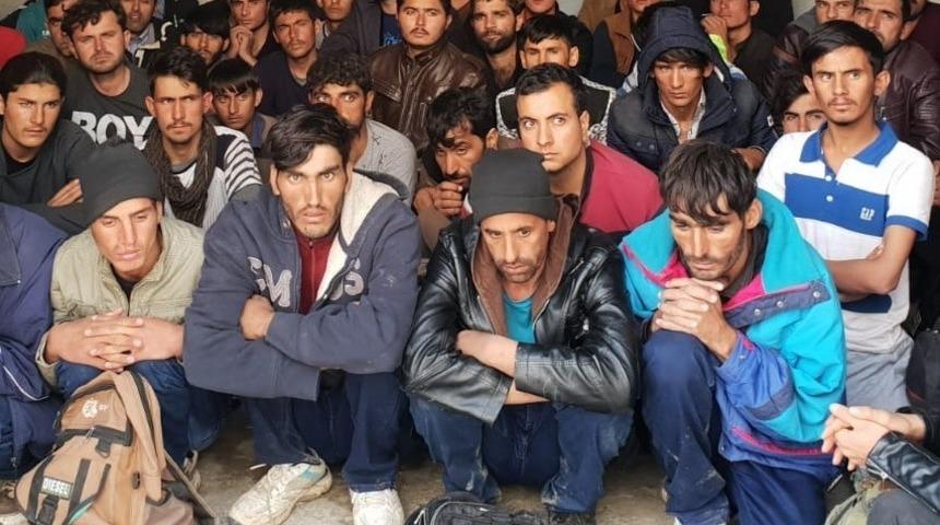 Erzincan&rsquo;da 58 ka&ccedil;ak g&ouml;&ccedil;men yakalandı