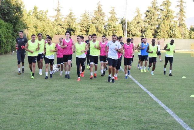 Denizlispor’da Zeki Yavru’nun ardından Estupinan da yeni takım buldu