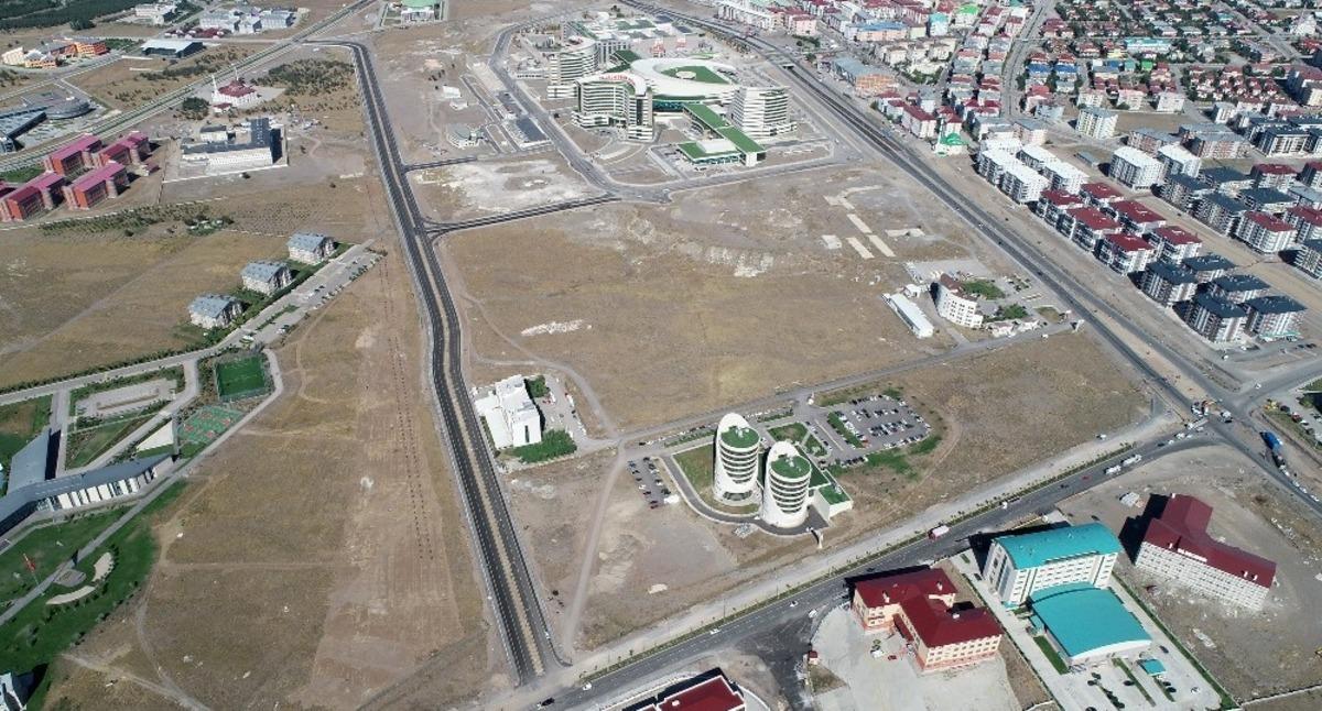 Erzurum Şehir Hastanesi bağlantı yolu g&ouml;z dolduruyor