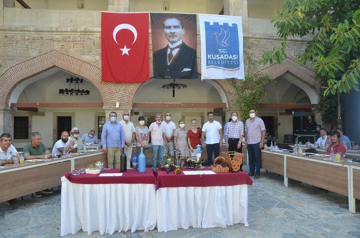 Kuşadası’nda plastik ambalaj ve metal atıklar sanat eserine dönüştü G2