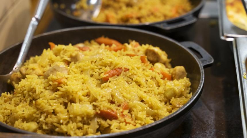 Meyhane Pilavı Tarifi: Tek Başına Bir Öğün