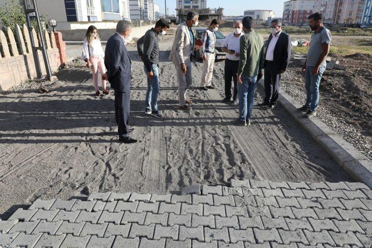 Kars’ta yol ve kaldırım çalışmaları sürüyor G2