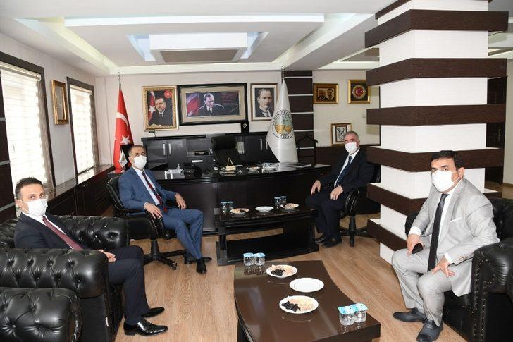 Vali Mahmut Çuhadar, Kahta’yı gezdi G3