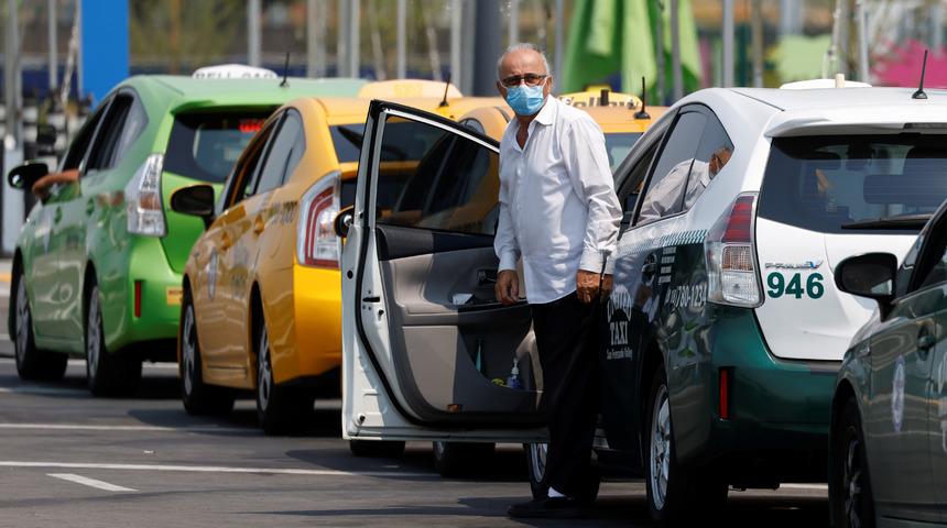 Uber yolcuları maske taktığını selfie ile ispatlamak zorunda!