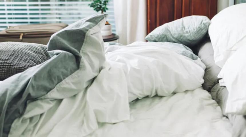 Yatağınızı sakın hemen toplamayın! Uzmanlar gizli tehlikeye karşı uyardı...