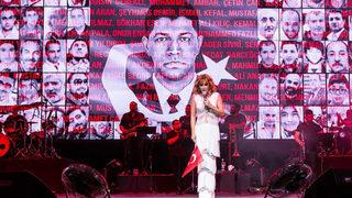 Funda Arar, Harbiye'de şehitleri andı