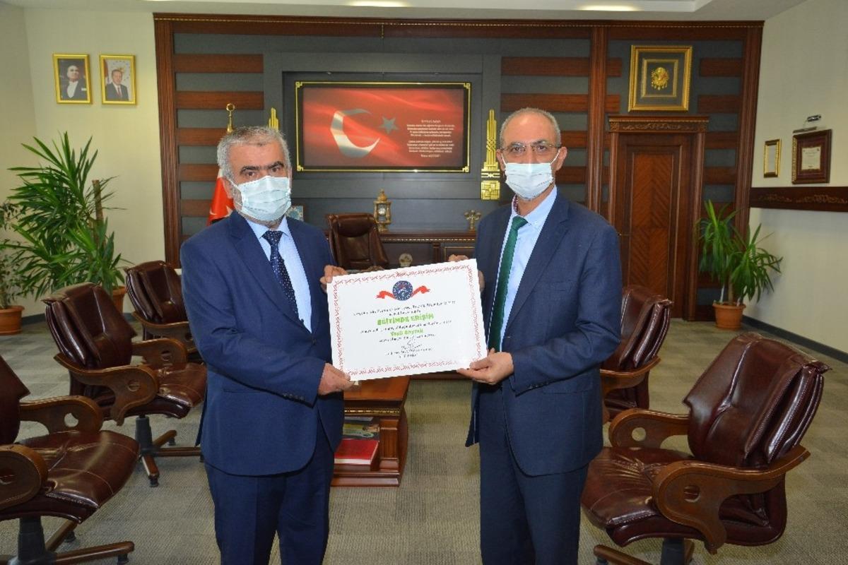 KAE&Uuml;&rsquo;si 4 birimine eğitimde erişim &ouml;d&uuml;l&uuml; verildi