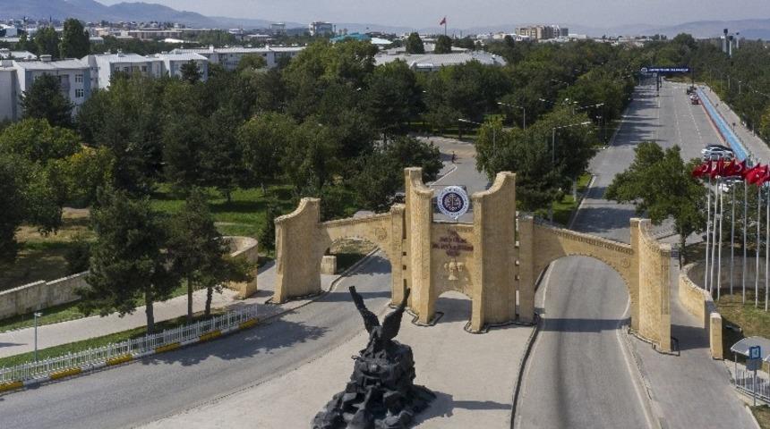 Yeni d&ouml;nemin eğitim modeli g&ouml;r&uuml;ş&uuml;l&uuml;yor