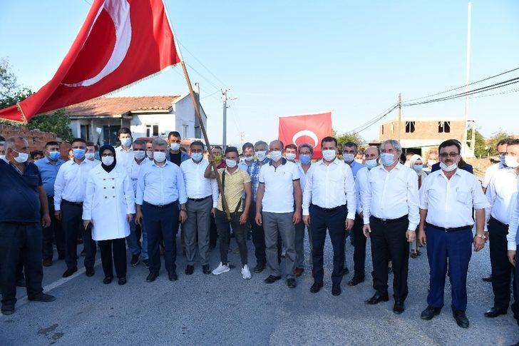 İvrindi’de kırsal yollara sıcak asfalt G3