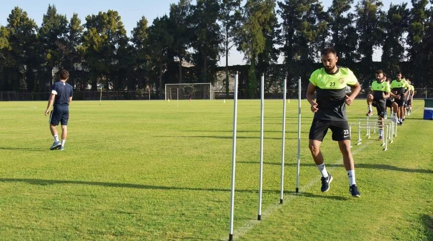 Aliağaspor FK, yeni sezon i&ccedil;in &ccedil;alışmalara başladı