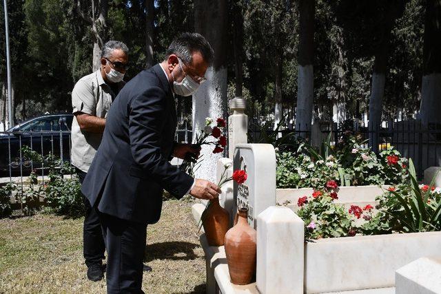 Aydın Valisi Aksoy Söke’de ilk olarak merhum Vali Yazıcıoğlu’nun mezarını ziyaret etti