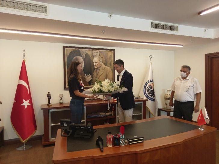 Avrupa Şampiyonu milli voleybolcudan Kartal Belediye Başkanına ziyaret G2