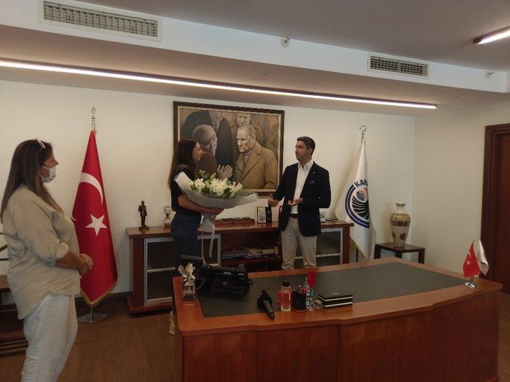 Avrupa Şampiyonu milli voleybolcudan Kartal Belediye Başkanına ziyaret G4