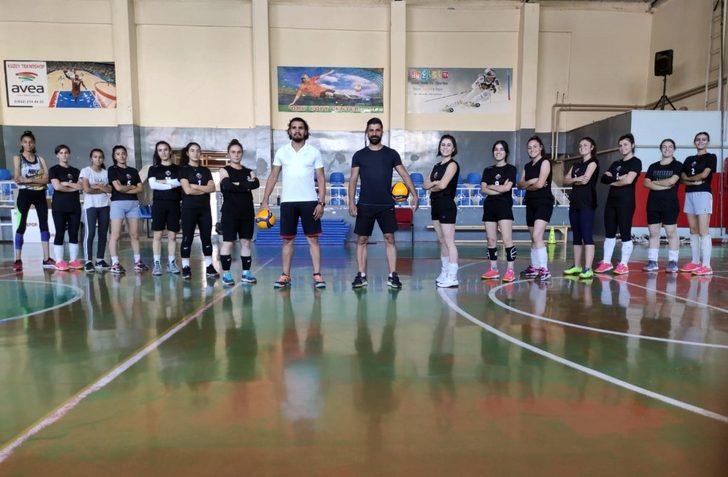 Van Büyükşehir Belediyesinin kadın voleybol takımı hazırlıklarına başladı G2