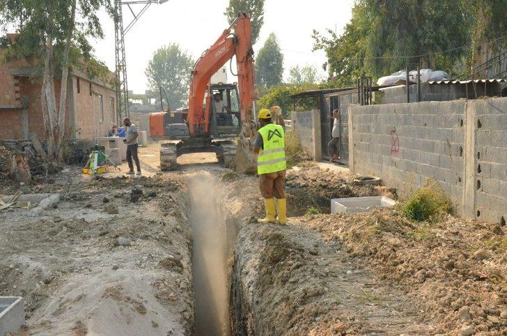 Mersin Büyükşehir ekipleri, Atgirmez mevkinde kanalizasyon çalışmalarını sürdürüyor G2