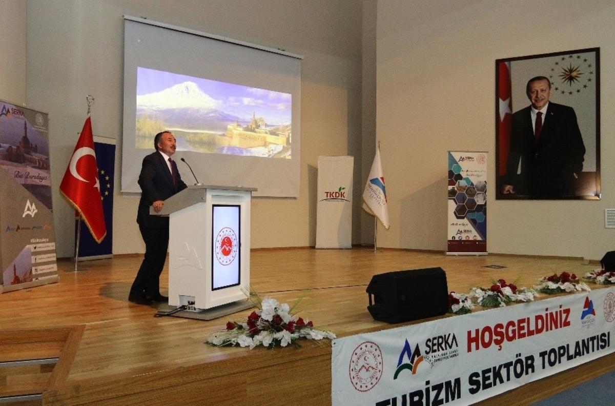 Aİ&Ccedil;&Uuml; Rekt&ouml;r&uuml; Prof. Dr. Karabulut Ağrı Turizm Sekt&ouml;r toplantısına katıldı