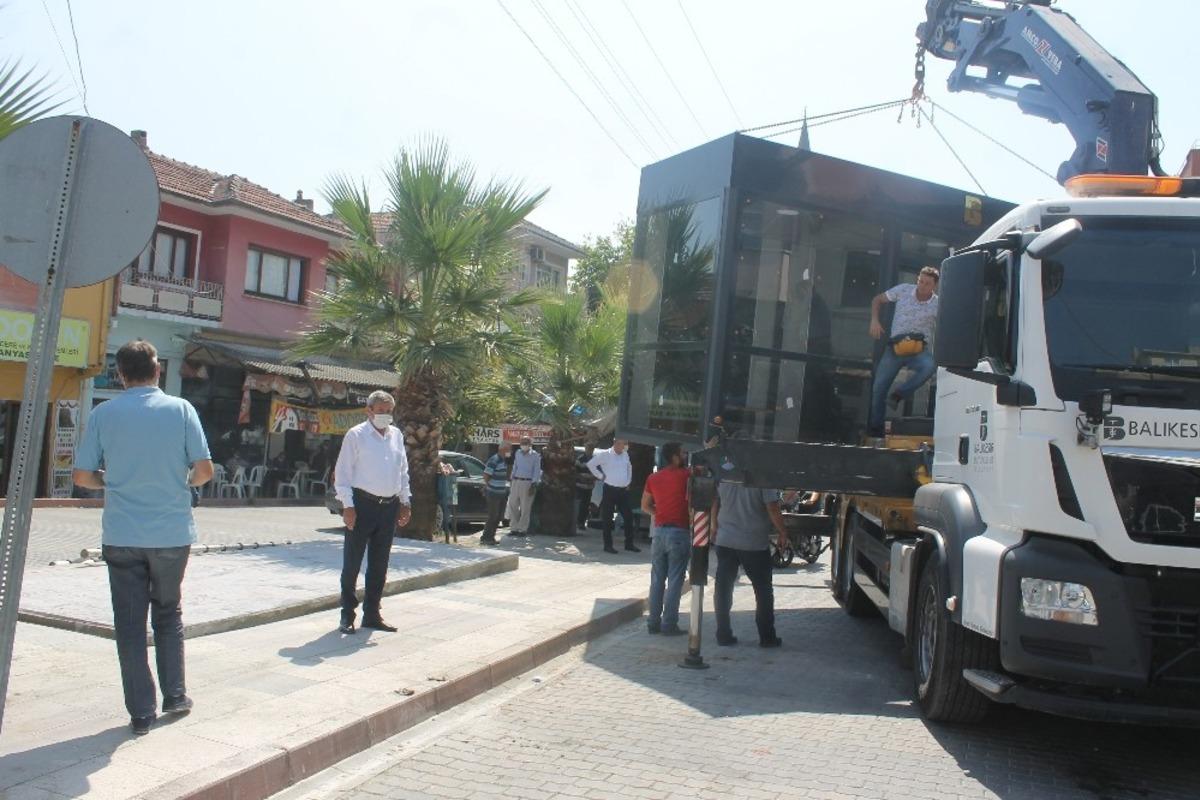 Manyas&rsquo;a B&uuml;y&uuml;kşehir Belediyesinden akıllı durak