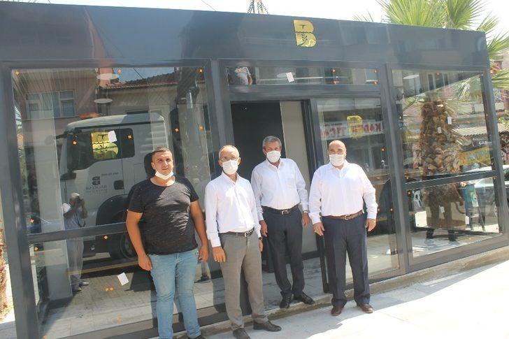 Manyas’a Büyükşehir Belediyesinden akıllı durak G2