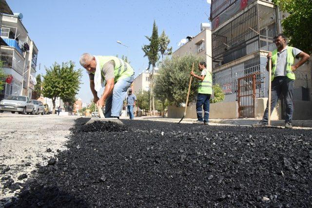 Toroslar’da asfalt çalışmaları devam ediyor