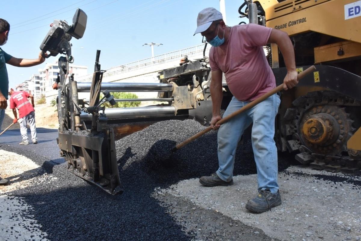 Edremit İl&ccedil;esi İbrahimce Mahallesi&rsquo;nde asfalt &ccedil;alışmaları
