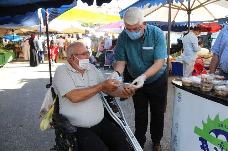 Başkan Yüksel’den vatandaşlara aşure ikramı G4