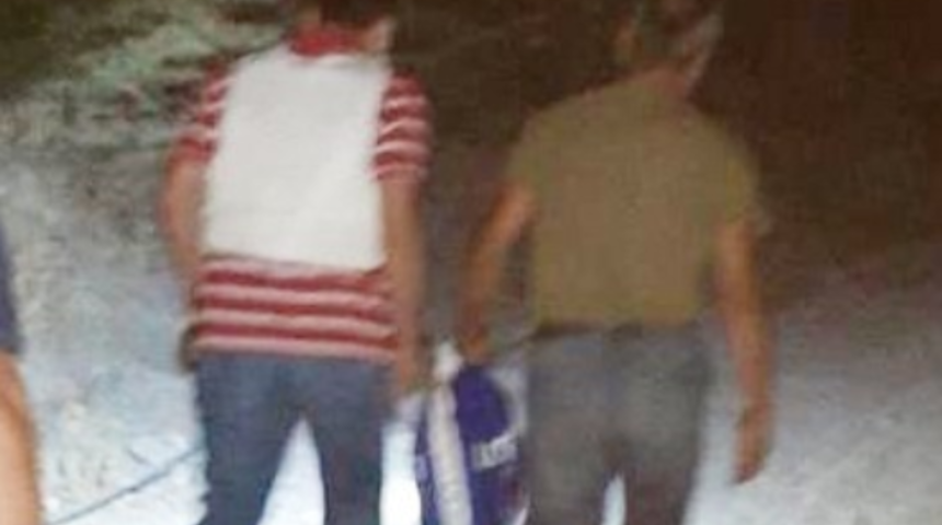 İzmir'de uyuşturucu taciri ağaç kovuğunda yakalandı